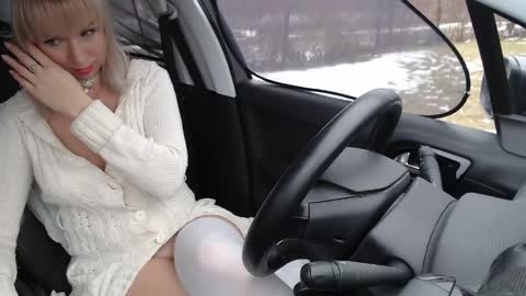 Snapshot of missofkiss chatting on 03-04-25, 12:12 Olenka online show from 03-04-25, 12:12