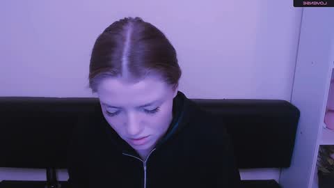 Snapshot of missoliviaa_ chatting on 12-30-24, 07:37 Olivia online show from 12-30-24, 07:37