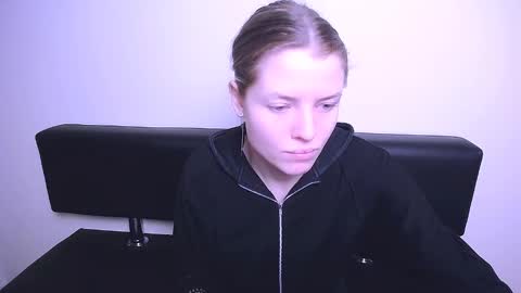 Snapshot of missoliviaa_ chatting on 02-04-25, 09:49 Olivia online show from 02-04-25, 09:49