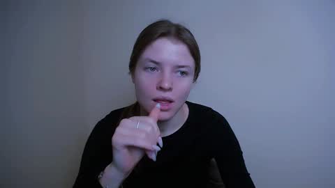 Snapshot of missoliviaa_ chatting on 02-13-25, 09:09 Olivia online show from 02-13-25, 09:09