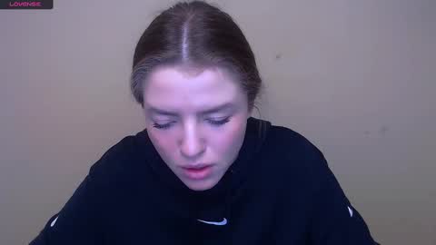 Snapshot of missoliviaa_ chatting on 02-26-25, 10:47 Olivia online show from 02-26-25, 10:47