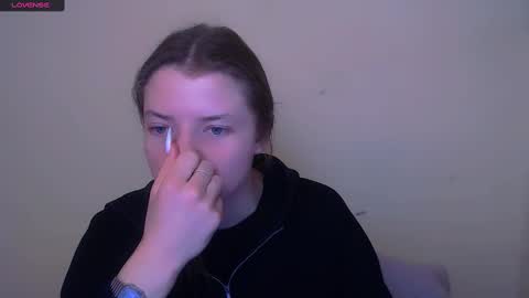 Snapshot of missoliviaa_ chatting on 02-28-25, 07:58 Olivia online show from 02-28-25, 07:58