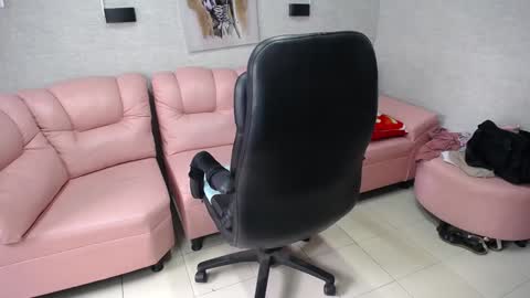 Penelope online show from 12-30-24, 03:35