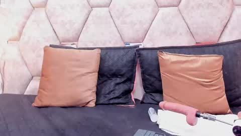 Snapshot of missperfectass_ chatting on 01-03-25, 06:57 Sara online show from 01-03-25, 06:57
