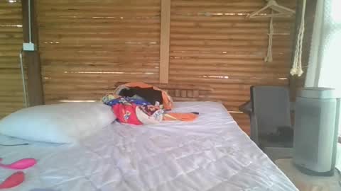 Snapshot of misspink152015 chatting on 01-26-25, 01:36 sarah online show from 01-26-25, 01:36