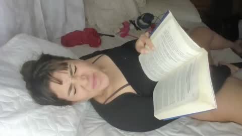 Snapshot of misspink152015 chatting on 02-12-25, 04:23 sarah online show from 02-12-25, 04:23