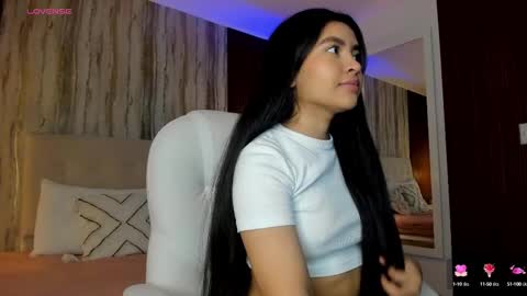 Snapshot of missprada chatting on 03-07-25, 11:40 Emma Prada online show from 03-07-25, 11:40