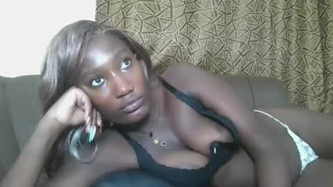 Snapshot of missprettygal chatting on 02-16-26, 07:21 pretty gal online show from 02-16-26, 07:21