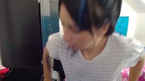 Snapshot of misspurple4 chatting on 01-04-25, 11:59 kassandra online show from 01-04-25, 11:59