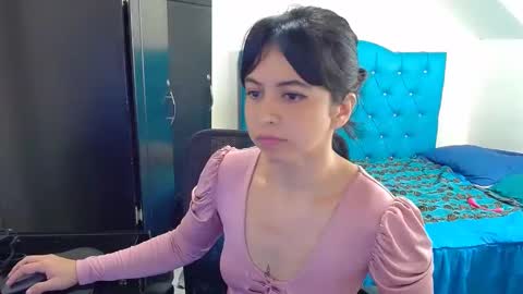 Snapshot of misspurple4 chatting on 01-12-25, 06:49 kassandra online show from 01-12-25, 06:49