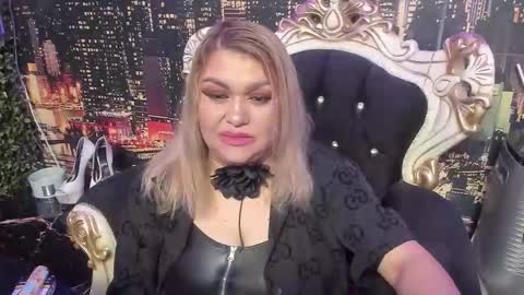 QueenT online show from 11-02-25, 11:29