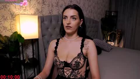 Snapshot of missrosse_ chatting on 06-08-26, 01:28 Emily online show from 06-08-26, 01:28
