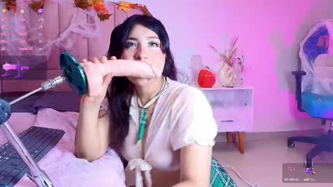 Snapshot of misss__luna chatting on 10-10-25, 08:08 Luna online show from 10-10-25, 08:08