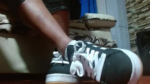 Snapshot of misssam28 chatting on 11-27-25, 04:03 TELL ME MISS online show from 11-27-25, 04:03