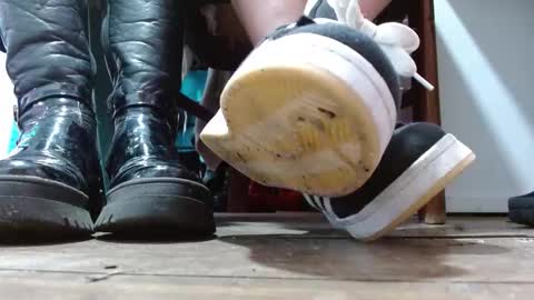 Snapshot of misssam28 chatting on 02-11-26, 05:18 TELL ME MISS online show from 02-11-26, 05:18