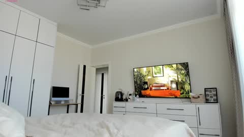 You can call me Pretty online show from 03-12-26, 12:00