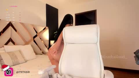 Fernanda Davila online show from 12-15-25, 10:03