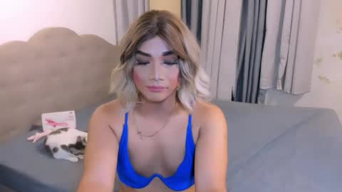 K Y R I E  online show from 09-13-25, 10:48