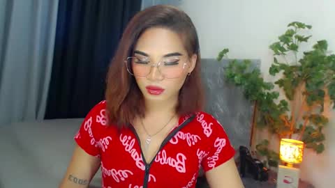 misstrishontop online show from 02-09-25, 01:35