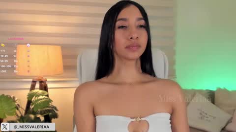Snapshot of missvaleriaa chatting on 02-28-25, 05:48 Valeria Davila online show from 02-28-25, 05:48