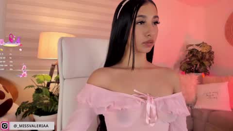 Snapshot of missvaleriaa chatting on 03-07-25, 03:40 Valeria Davila online show from 03-07-25, 03:40