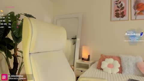 Snapshot of missvaleriaa chatting on 09-30-25, 12:54 Valeria Davila online show from 09-30-25, 12:54