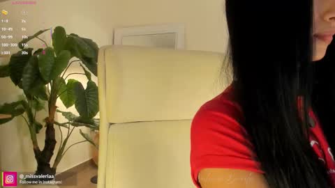 Snapshot of missvaleriaa chatting on 10-29-25, 12:40 Valeria Davila online show from 10-29-25, 12:40