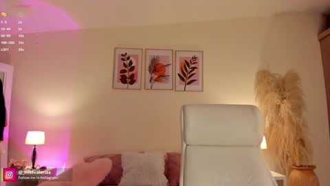 Snapshot of missvaleriaa chatting on 02-12-26, 12:44 Valeria Davila online show from 02-12-26, 12:44
