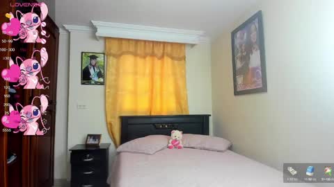 Snapshot of missvalery1 chatting on 02-20-25, 12:04 missvalery1 online show from 02-20-25, 12:04