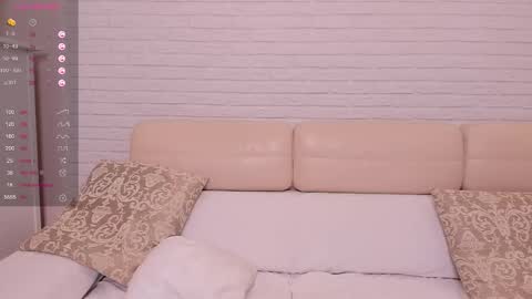 missxcaprice online show from 10-07-25, 02:42