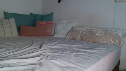 Monique  online show from 06-01-26, 04:58