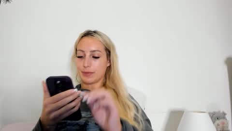 Snapshot of missy_matrix chatting on 12-20-25, 10:28 Missy matrix online show from 12-20-25, 10:28