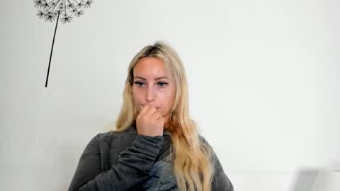 Snapshot of missy_matrix chatting on 12-21-25, 10:33 Missy matrix online show from 12-21-25, 10:33