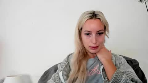 Snapshot of missy_matrix chatting on 01-12-26, 09:36 Missy matrix online show from 01-12-26, 09:36