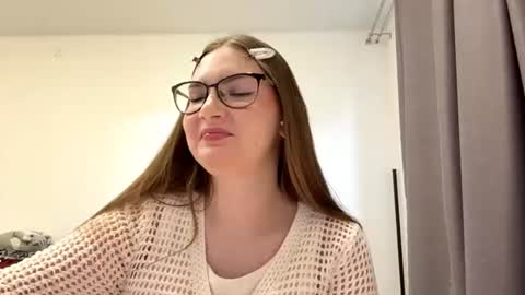 Snapshot of missyklym chatting on 07-15-26, 02:00 Sandra online show from 07-15-26, 02:00