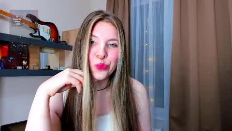 Snapshot of missyourann chatting on 04-18-26, 06:45 Anya online show from 04-18-26, 06:45