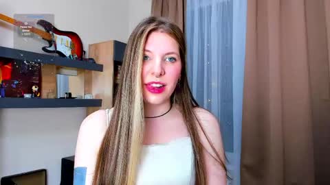 Snapshot of missyourann chatting on 04-18-26, 07:07 Anya online show from 04-18-26, 07:07