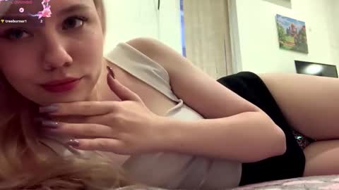 Stella  online show from 12-14-25, 01:38