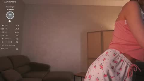 Snapshot of mist_mia chatting on 10-07-25, 04:04 Mia online show from 10-07-25, 04:04