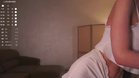 Snapshot of mist_mia chatting on 10-19-25, 05:46 Mia online show from 10-19-25, 05:46