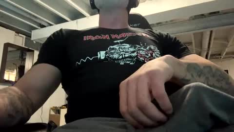 Snapshot of mister_bigg_dick chatting on 01-18-25, 05:52 AJ online show from 01-18-25, 05:52