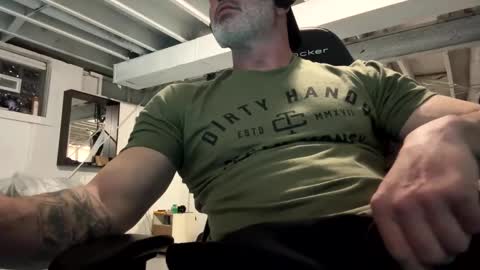 Snapshot of mister_bigg_dick chatting on 03-12-25, 05:35 AJ online show from 03-12-25, 05:35