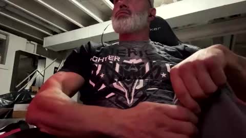 Snapshot of mister_bigg_dick chatting on 11-13-25, 03:16 AJ online show from 11-13-25, 03:16