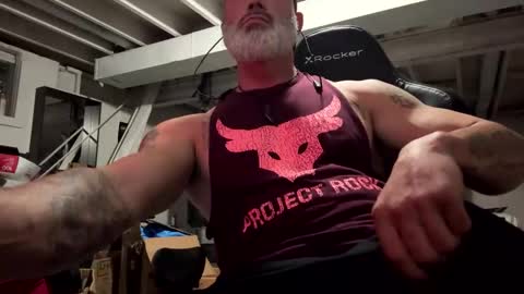 Snapshot of mister_bigg_dick chatting on 11-19-25, 01:16 AJ online show from 11-19-25, 01:16