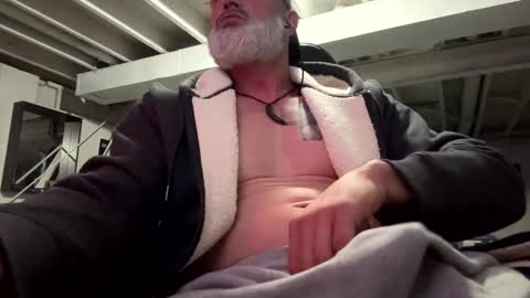 Snapshot of mister_bigg_dick chatting on 12-21-25, 06:53 AJ online show from 12-21-25, 06:53