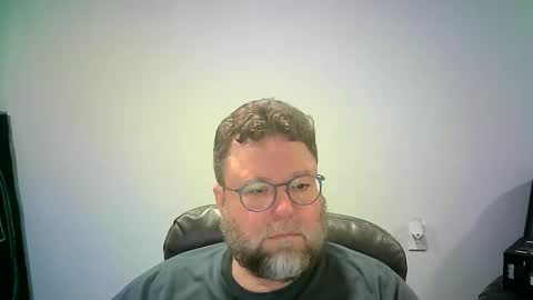 Mr. Happy online show from 11-25-25, 06:46