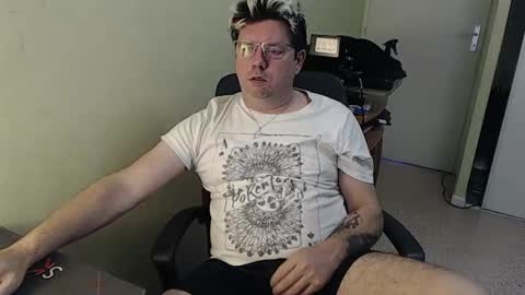 Snapshot of mistercoeur1 chatting on 01-07-25, 03:44 mistercoeur online show from 01-07-25, 03:44