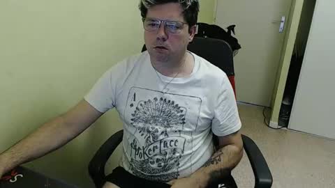 Snapshot of mistercoeur1 chatting on 01-08-25, 08:27 mistercoeur online show from 01-08-25, 08:27