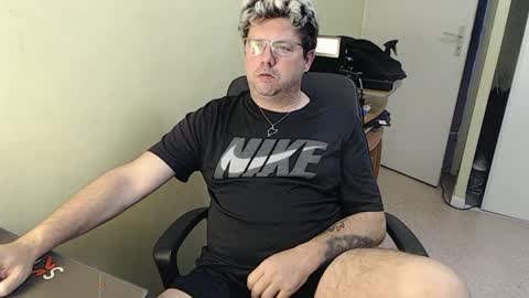 Snapshot of mistercoeur1 chatting on 01-10-25, 03:48 mistercoeur online show from 01-10-25, 03:48