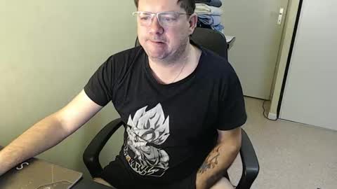 Snapshot of mistercoeur1 chatting on 02-05-25, 08:11 mistercoeur online show from 02-05-25, 08:11